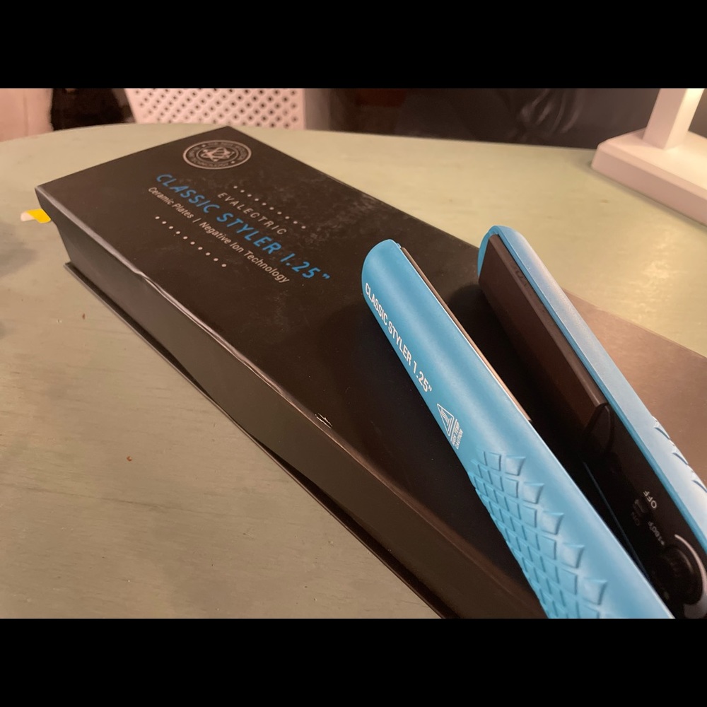 Hair straightener